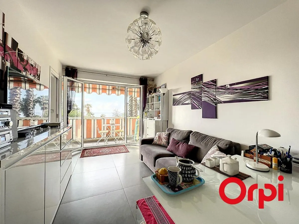 Calme 2 Pieces Avec Wifi, Terrasse Et Vue Mer A Menton - Fr-1-647-19 0*,  Francia