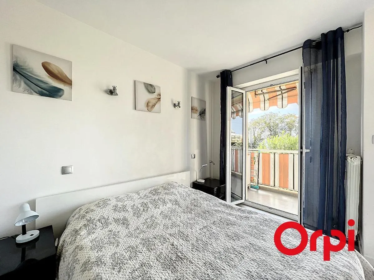 Calme 2 Pieces Avec Wifi, Terrasse Et Vue Mer A Menton - Fr-1-647-19 0*,  Francia